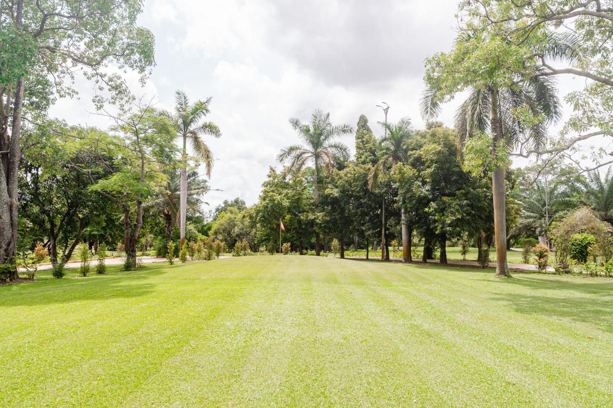Baan Suan Khun Ta And Golf Resort Ubon Ratchathani Eksteriør bilde