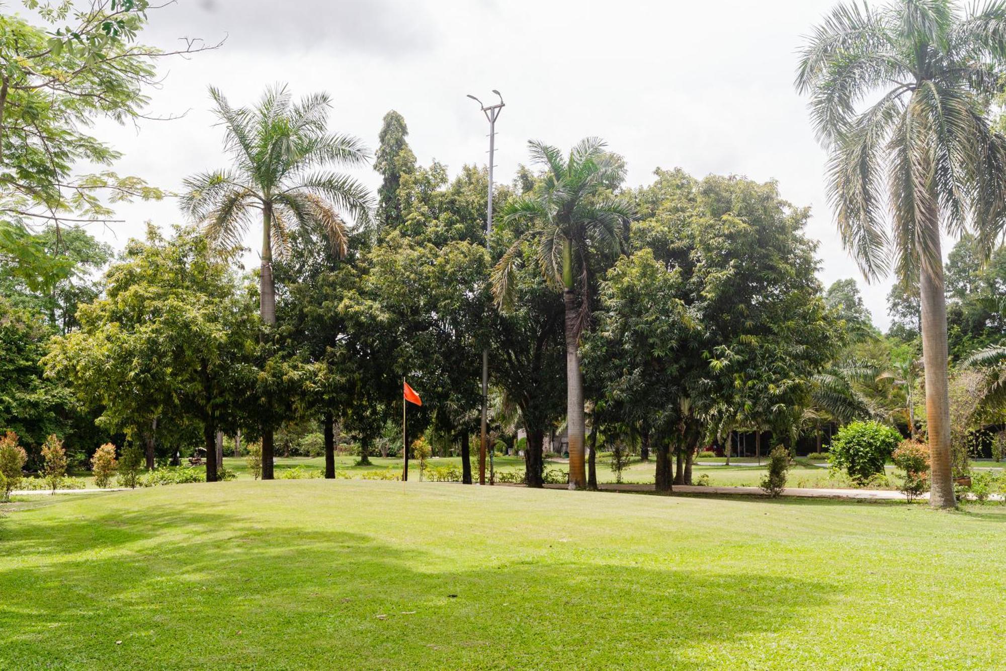 Baan Suan Khun Ta And Golf Resort Ubon Ratchathani Eksteriør bilde
