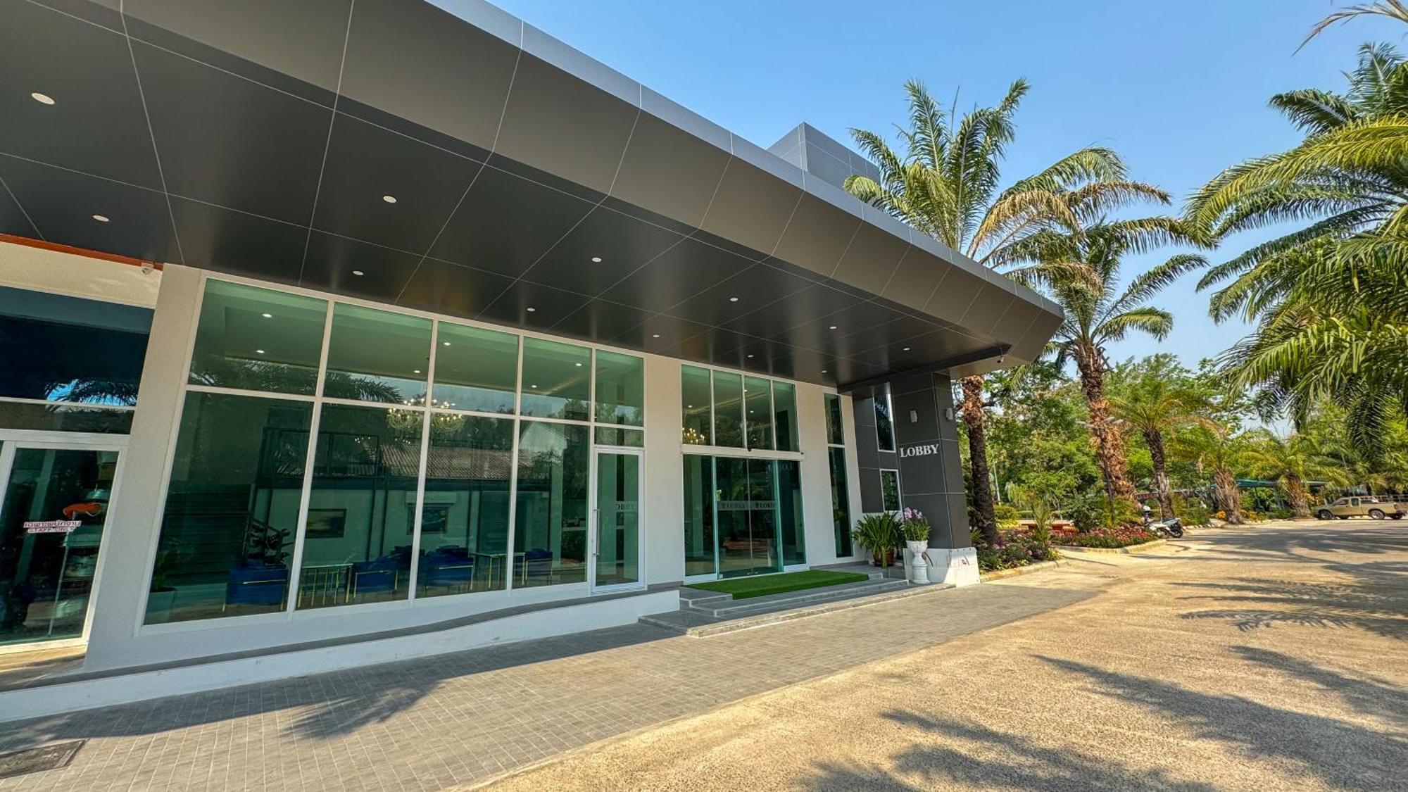 Baan Suan Khun Ta And Golf Resort Ubon Ratchathani Eksteriør bilde