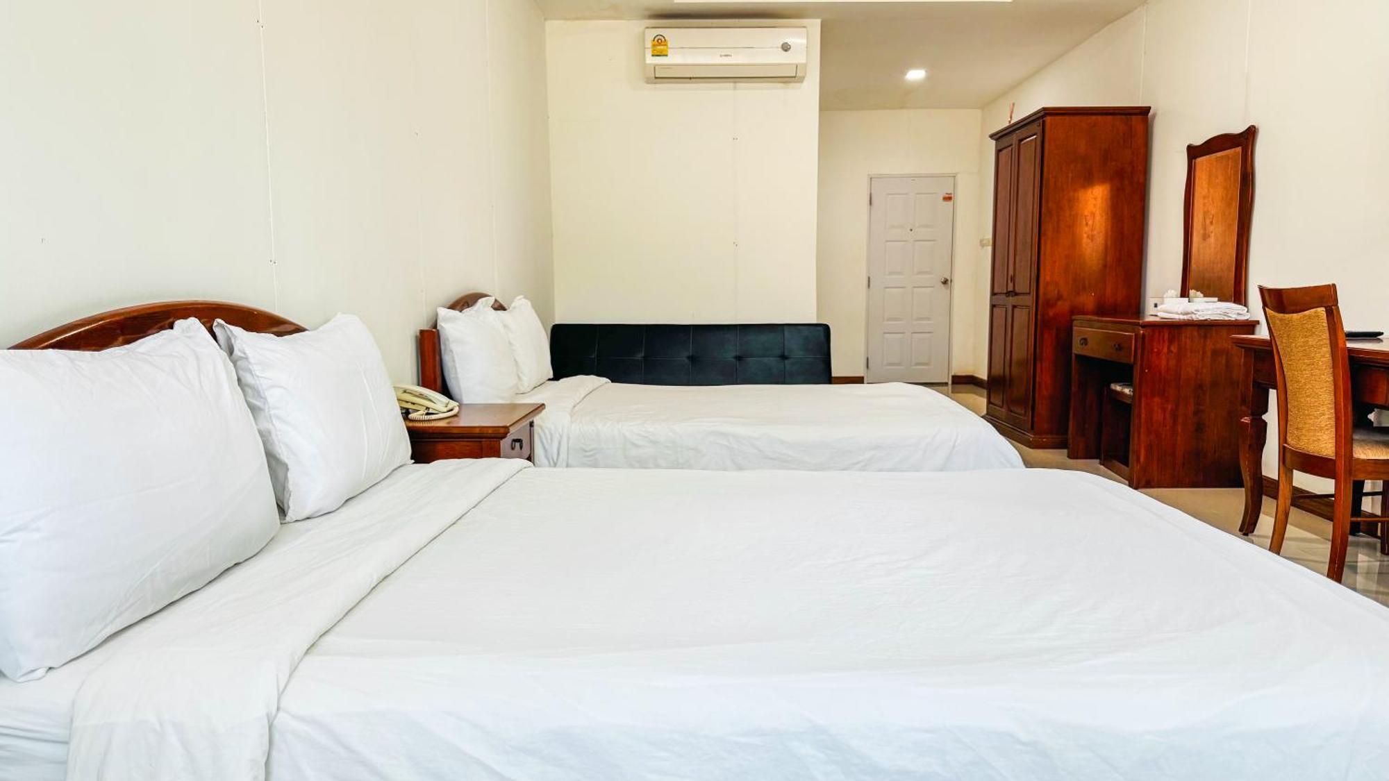 Baan Suan Khun Ta And Golf Resort Ubon Ratchathani Eksteriør bilde