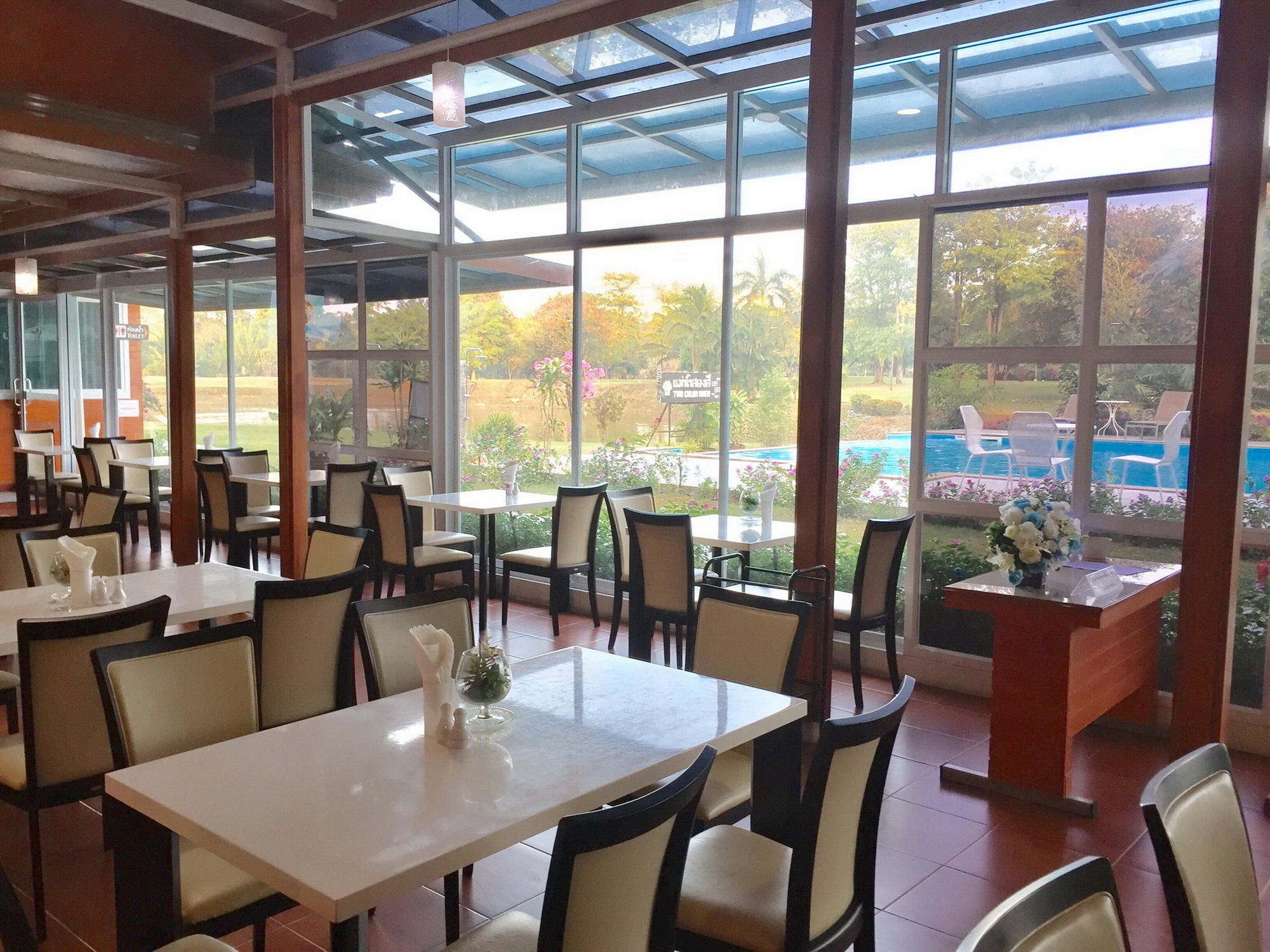 Baan Suan Khun Ta And Golf Resort Ubon Ratchathani Eksteriør bilde
