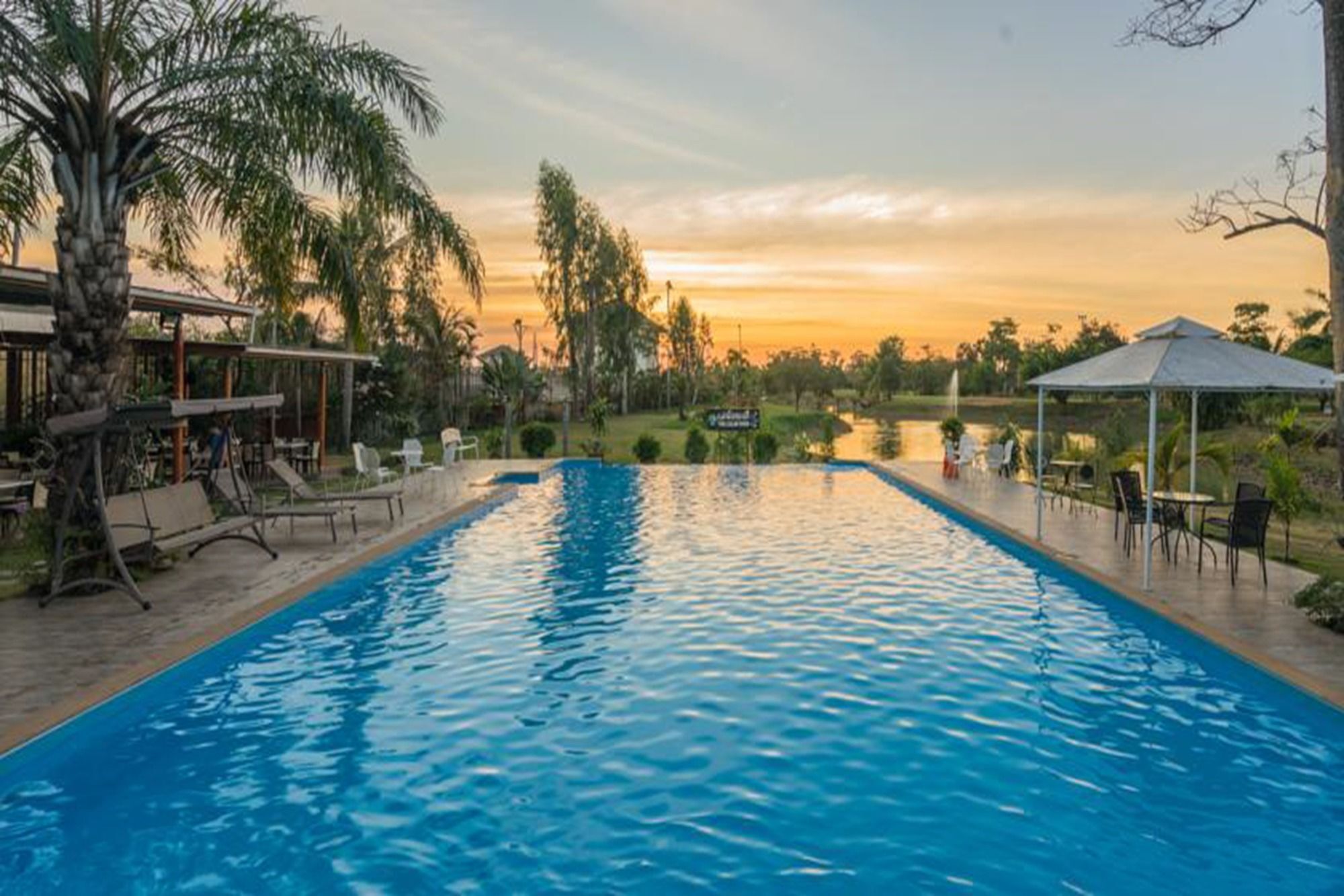 Baan Suan Khun Ta And Golf Resort Ubon Ratchathani Eksteriør bilde