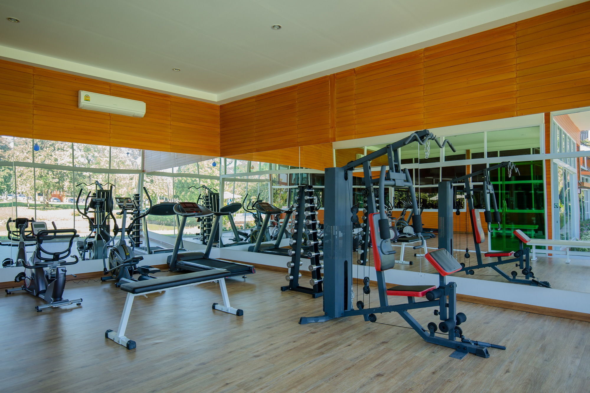 Baan Suan Khun Ta And Golf Resort Ubon Ratchathani Eksteriør bilde